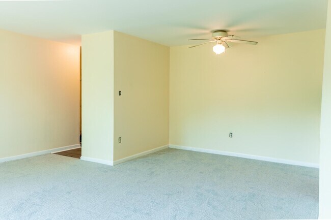 Living 1 - 5201 Newton St