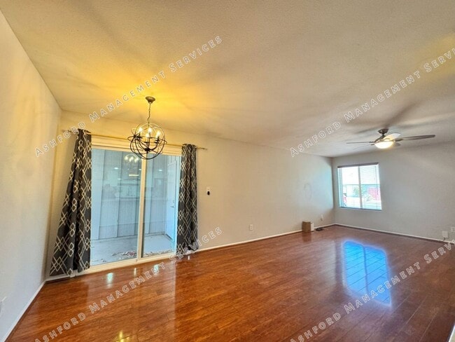 Building Photo - ***MOVE IN SPECIAL: REMODELED 4 BEDROOM HO...