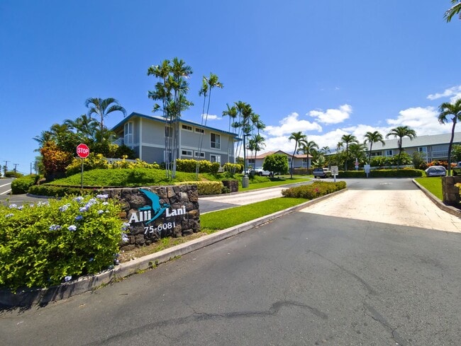 Building Photo - 75-6081-6081 Ali‘i Dr