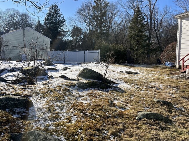 Building Photo - 2 S Sherwood Ave