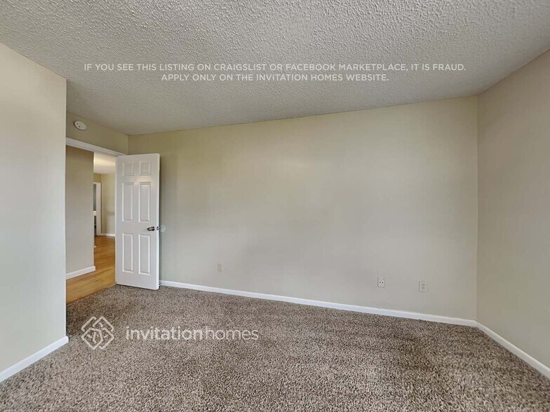 Building Photo - 15520 Briarwood Manor