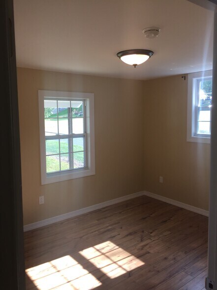 Building Photo - 3207 Valley Pl