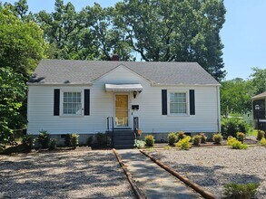 Building Photo - Available Now! 3BR/2BA Home In West End - ...
