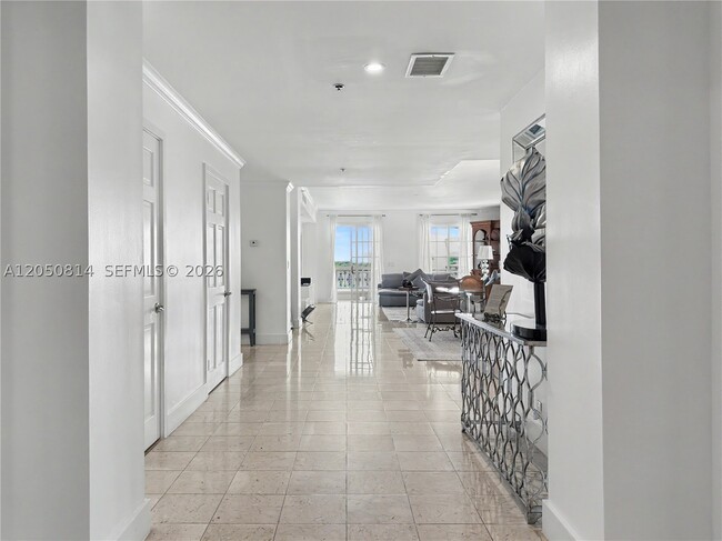 Building Photo - 2124 Fisher Island Dr