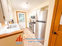 Building Photo - 18 Valade St