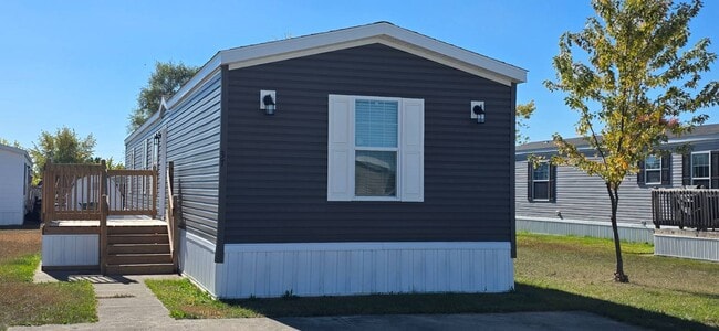 Building Photo - 10326 Old Leo Rd