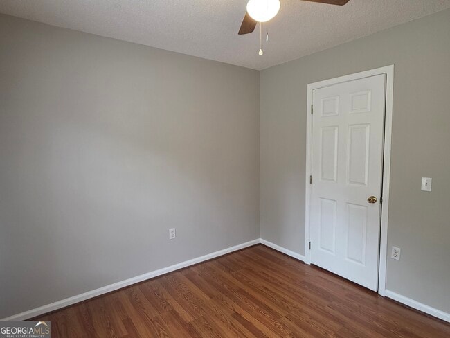 Building Photo - 200 Deer Rd