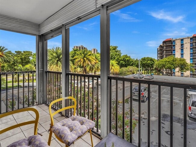 Building Photo - 3375 N Country Club Dr