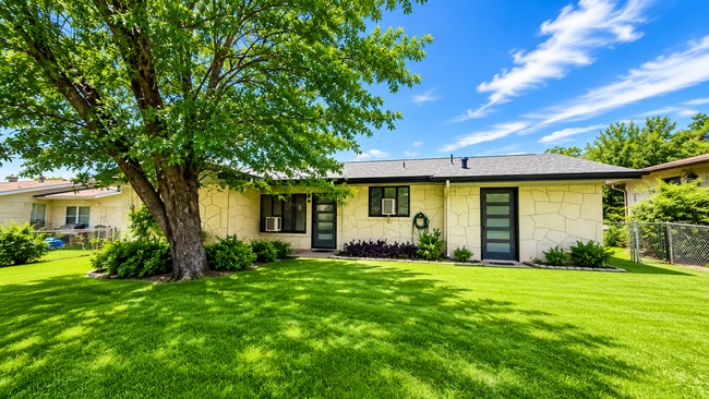 Building Photo - 463 Cherry Ridge Dr