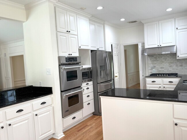 Building Photo - 35 Smokestone Dr