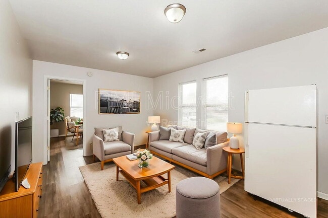 Building Photo - 3014 W 10th St