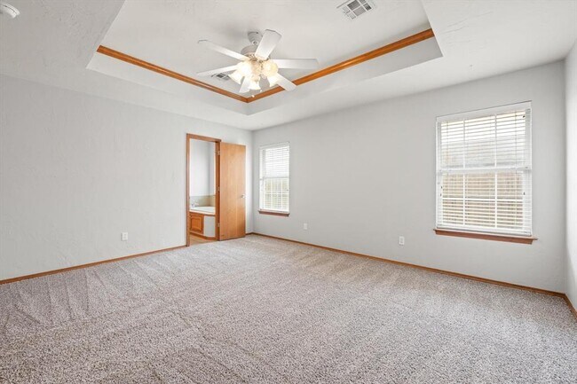 Building Photo - 616 Garrison Ln