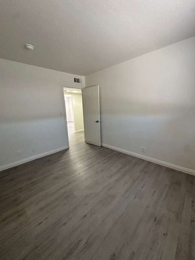Building Photo - 2121 Oceanus Ln