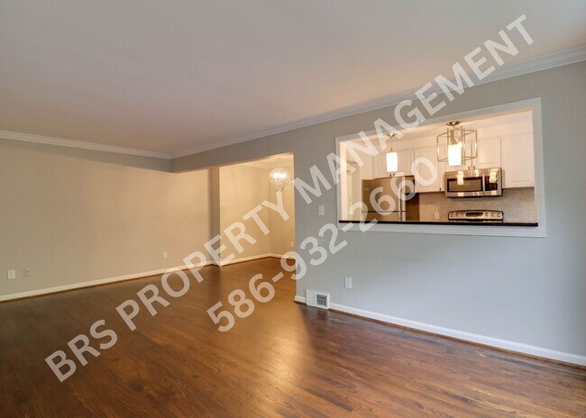 Building Photo - Move-In Ready 2BD Apt – Walk to Downtown R...