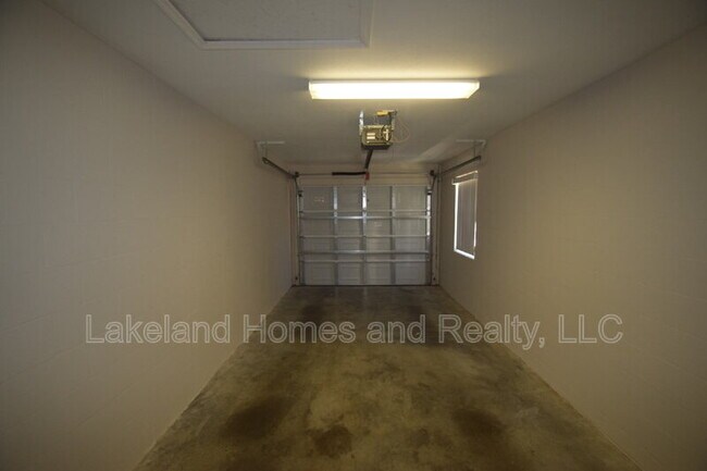 Building Photo - 534 Grasslands Village Cir
