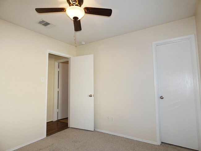 Building Photo - 1107 Canada Wild Dr