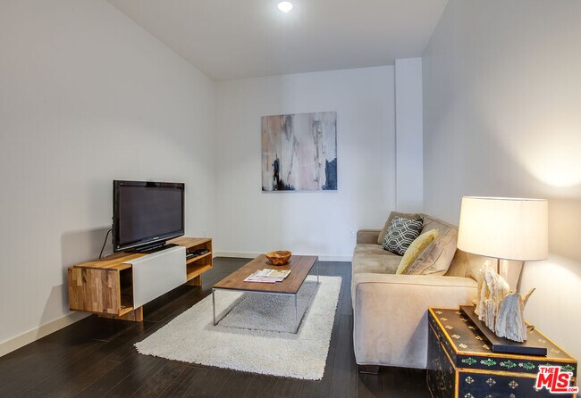 Building Photo - 3111 Vía Dolce