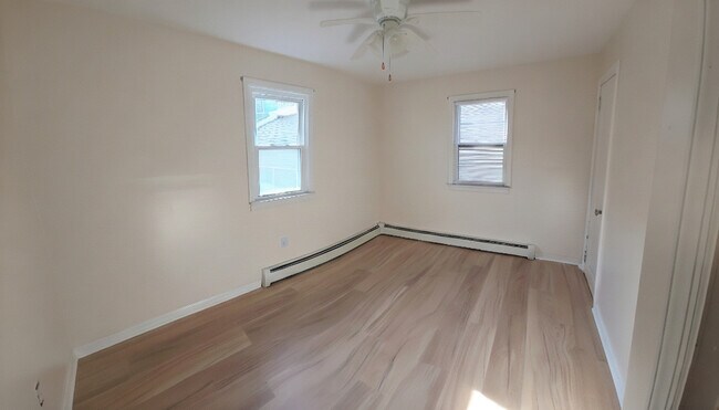 Building Photo - 211 Sheridan Ave