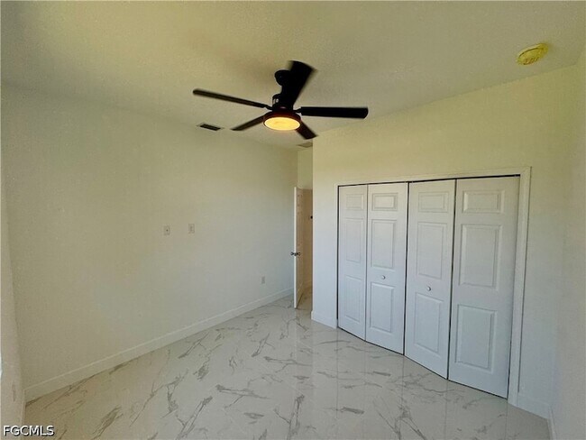 Building Photo - 1208 NW 25th Pl
