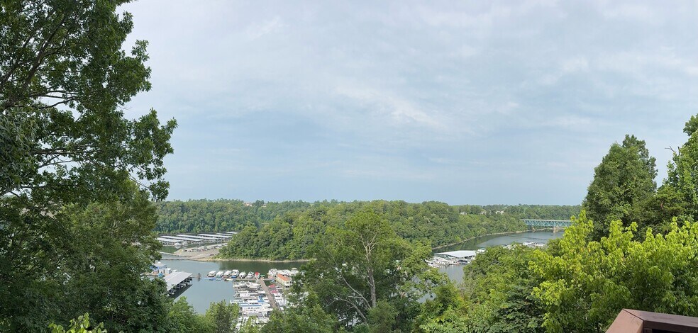 Building Photo - 949 Hideaway Dr