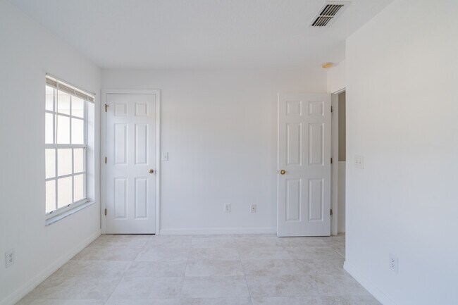 Building Photo - 2006 Fiesta Ridge Ct