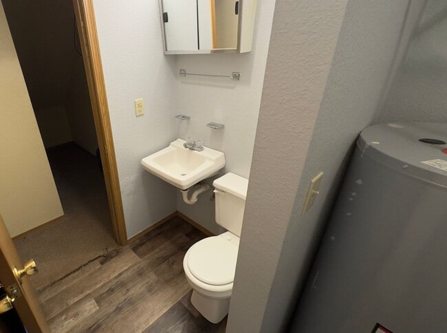 Building Photo - 4187 Sunset Dr