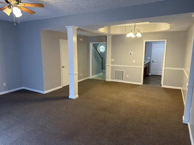 Building Photo - 2003 River Ridge Rd