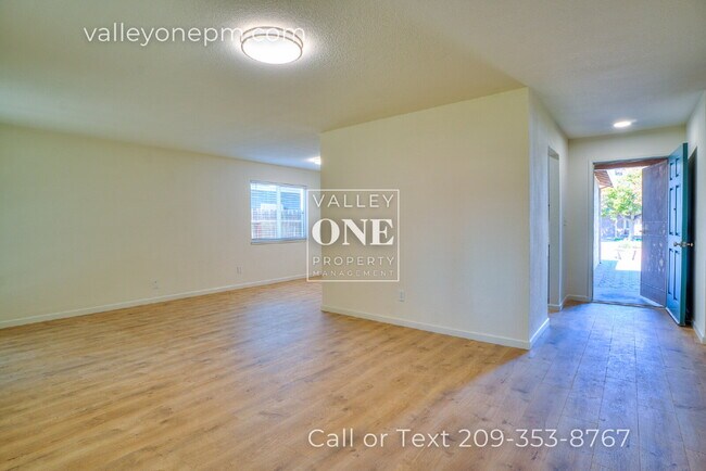 Building Photo - Totally Remodeled Home in Turlock: It's No...
