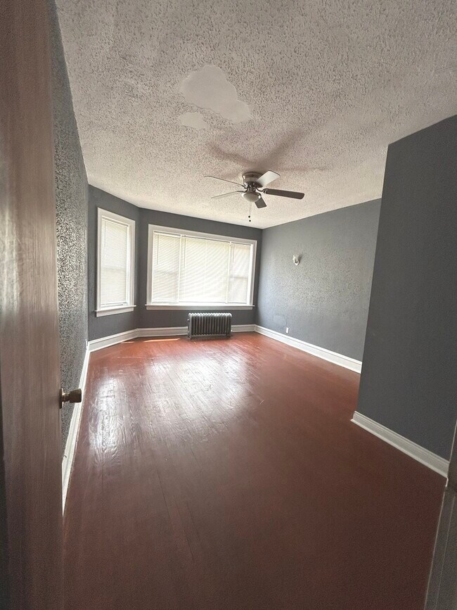 Building Photo - 7655 S Yates Blvd