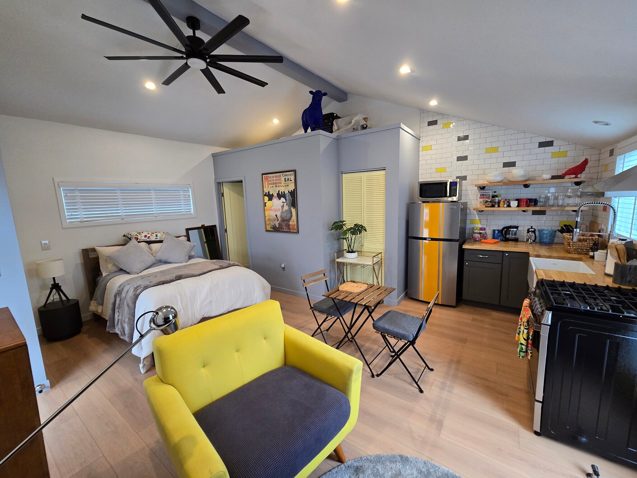 Building Photo - 22116 Gilmore St