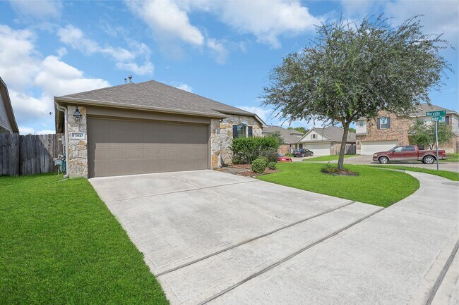 Primary Photo - 13810 Rosemere Ln