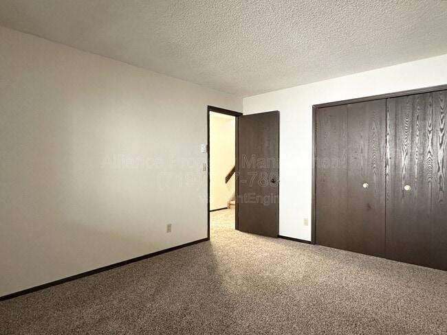 Building Photo - 328 Mt View Ln