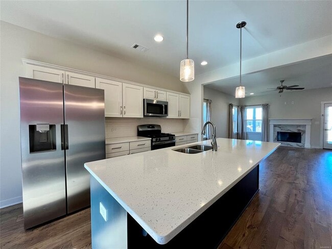 Building Photo - 876 Hedgefield Way