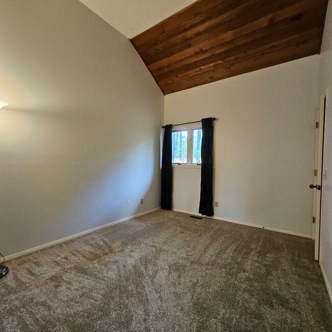Building Photo - 81 Kincardine Dr