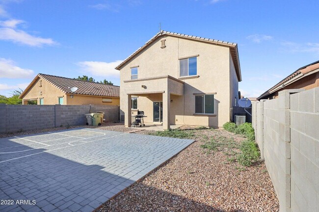 Building Photo - 7135 W Rancho Dr