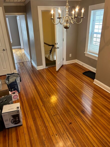 Dining room - 126 N College St