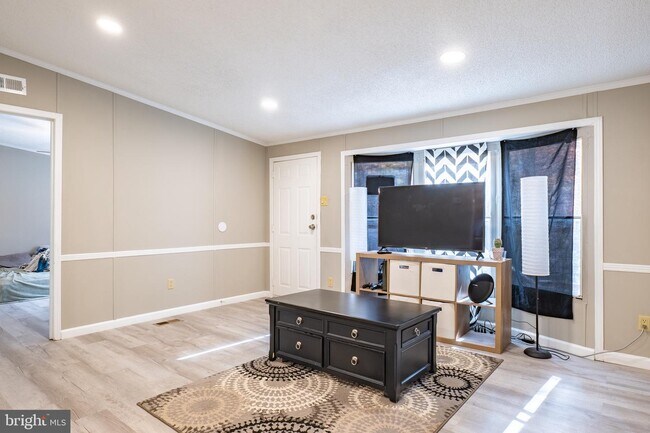 Building Photo - 6721 Timberbrook Ln