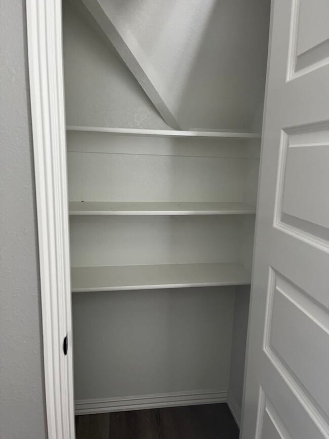 Building Photo - COX-NORTHRIDGE DRIVE TOWNHOMES