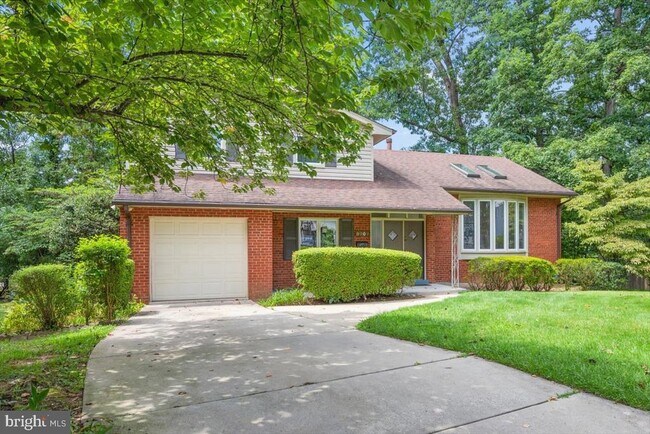 Building Photo - 9202 Wilmett Ct