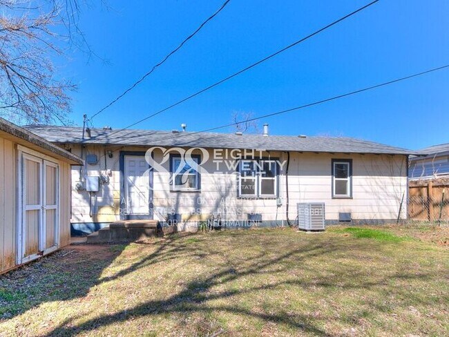 Building Photo - 1/2 OFF 1ST MONTH'S RENT! 3 Bed/1 Bath Single Family Home Available Now! Within 5 miles of TAFB!