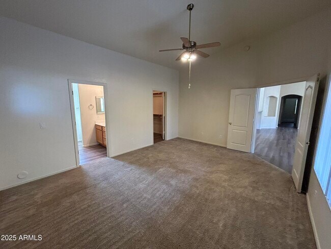 Building Photo - 10857 E Wier Ave