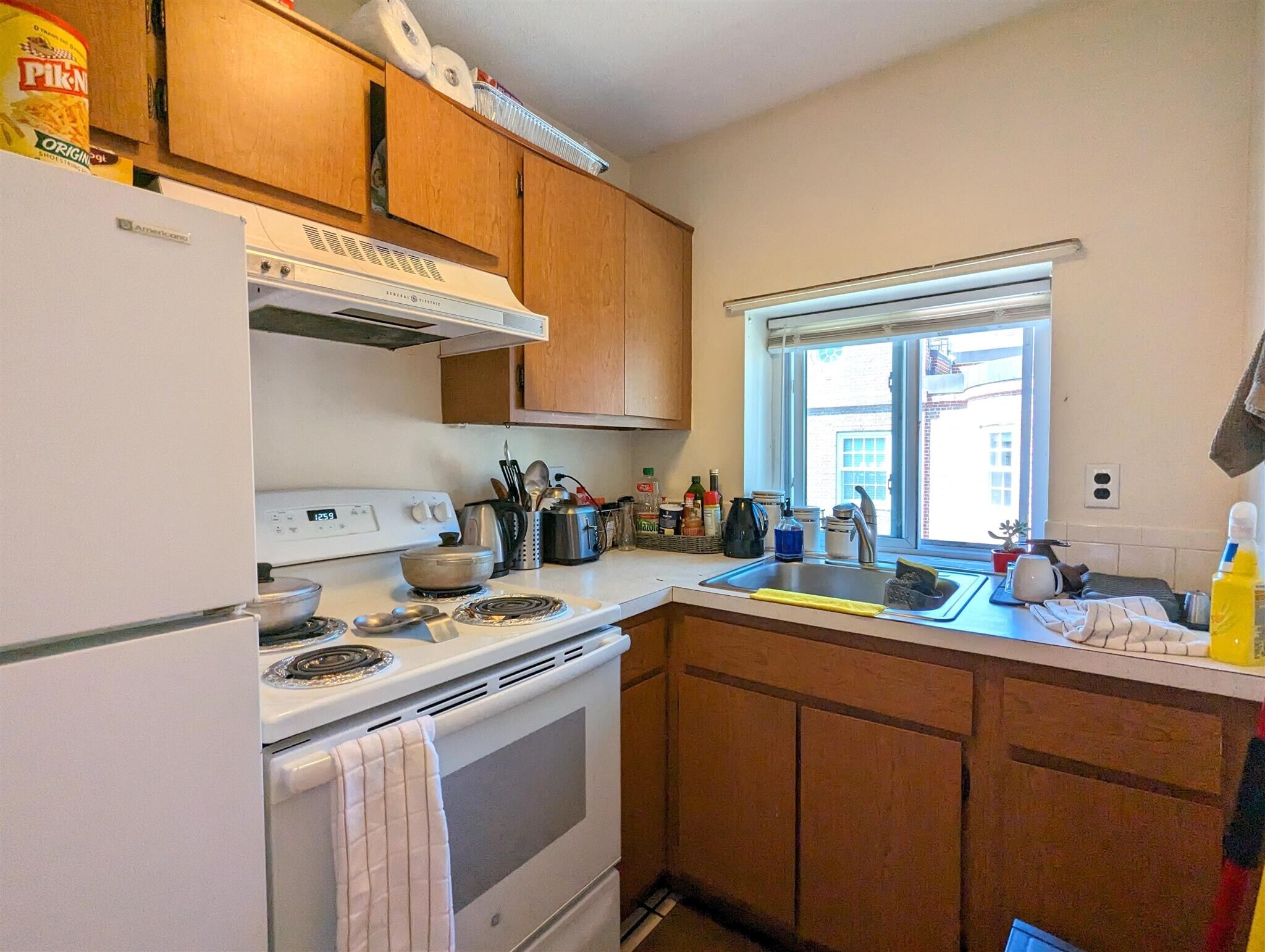 Building Photo - 998 Massachusetts Ave