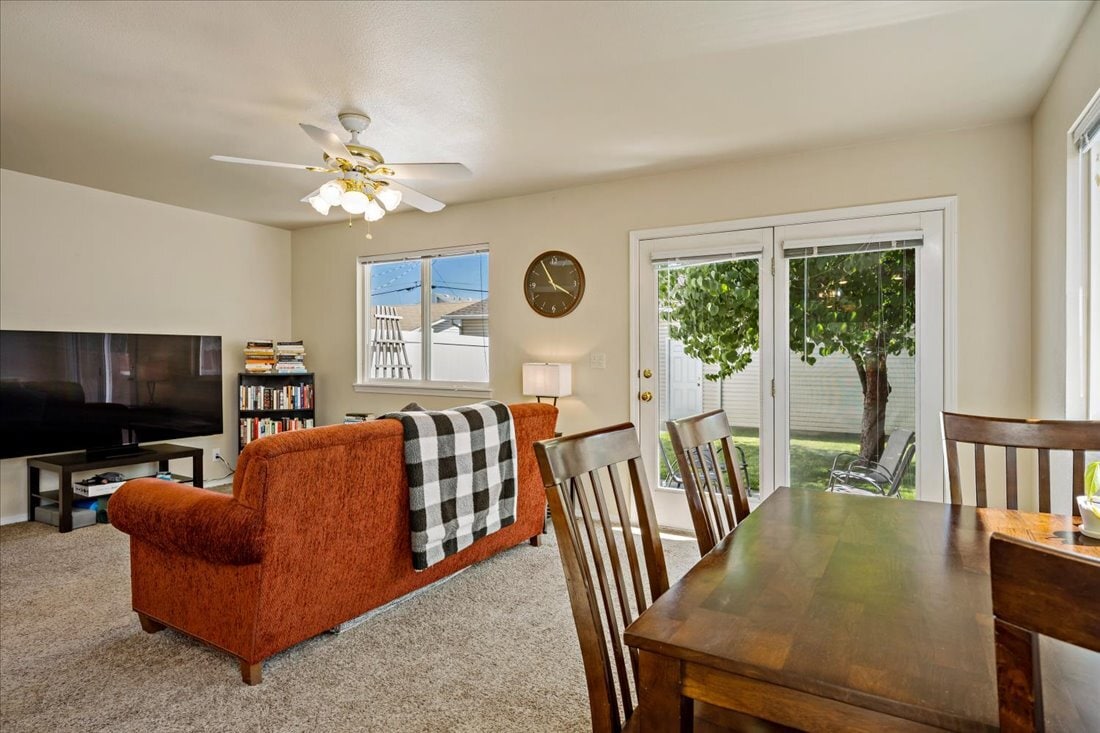 Building Photo - 3013 W Pleasanton Ave