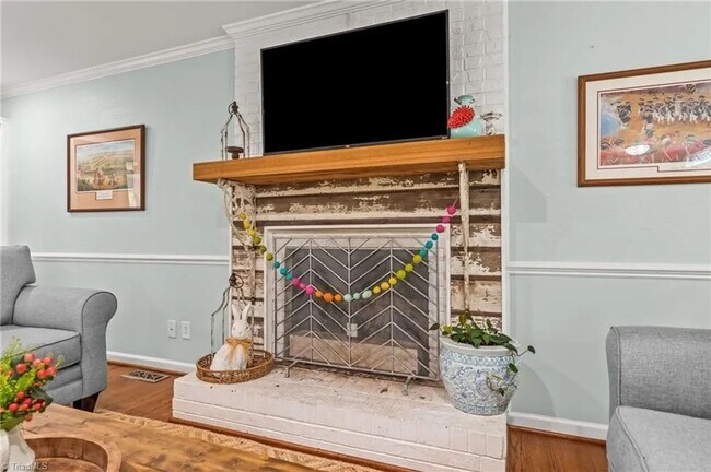 Building Photo - Beautiful Updated Home for Rent in New Irv...