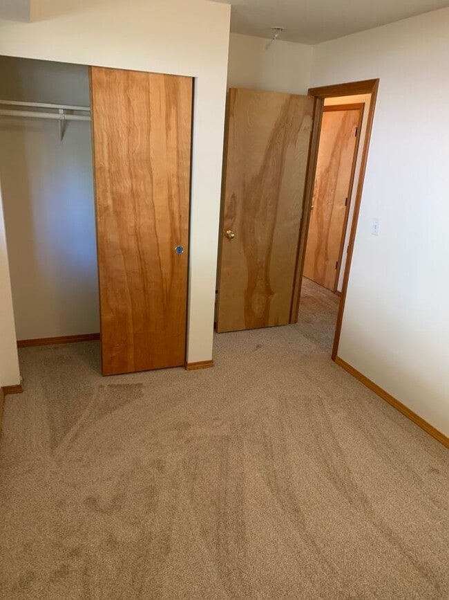 Building Photo - Newly remodel 4 bed 3 bath home in Shoreline