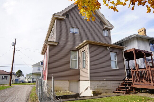 Building Photo - 545 Green St