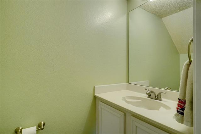 Building Photo - 1703 Creekpoint Dr