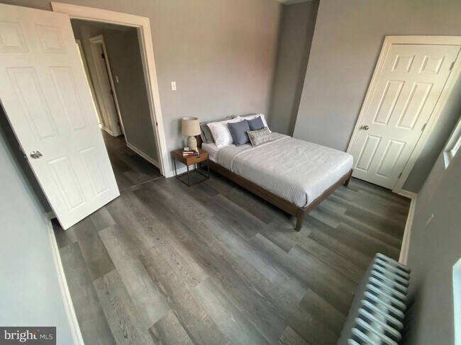 Building Photo - 618 W Mayfield St