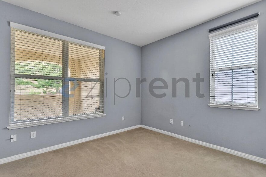 Building Photo - Unit 5405
