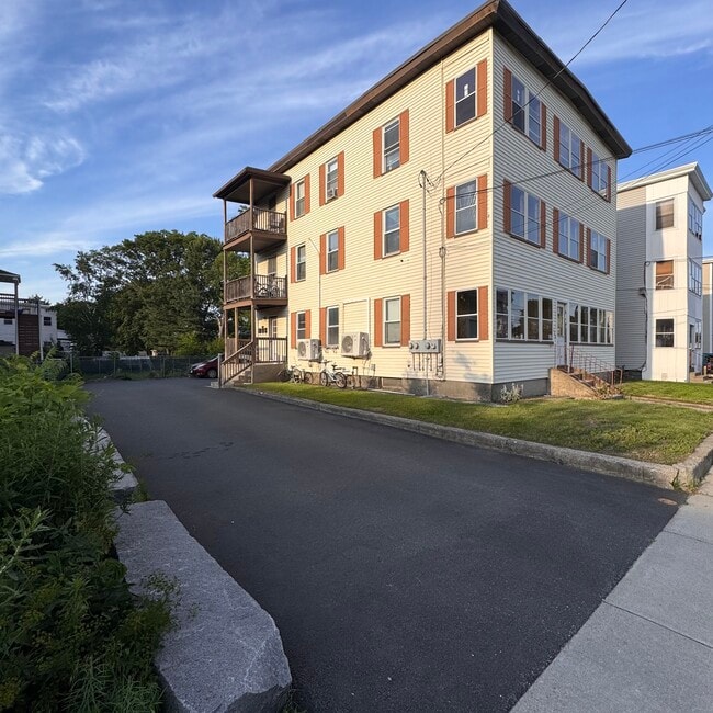 Primary Photo - 230 Mechanic St